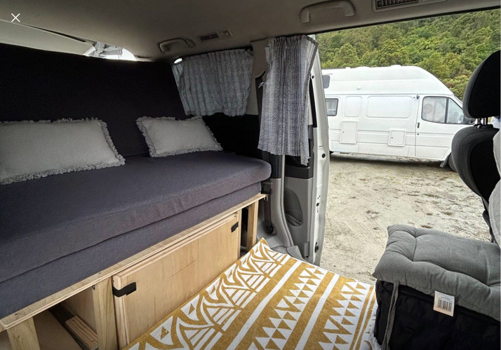 Image of a Campervan - Image 0