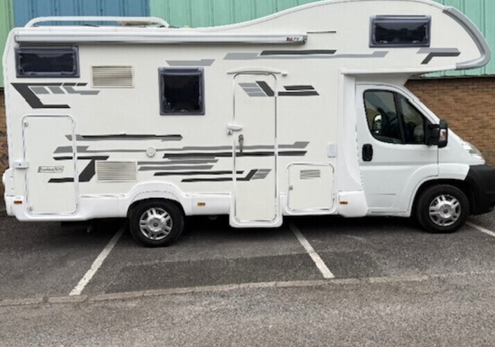 Image of a Motorhome - Image 0