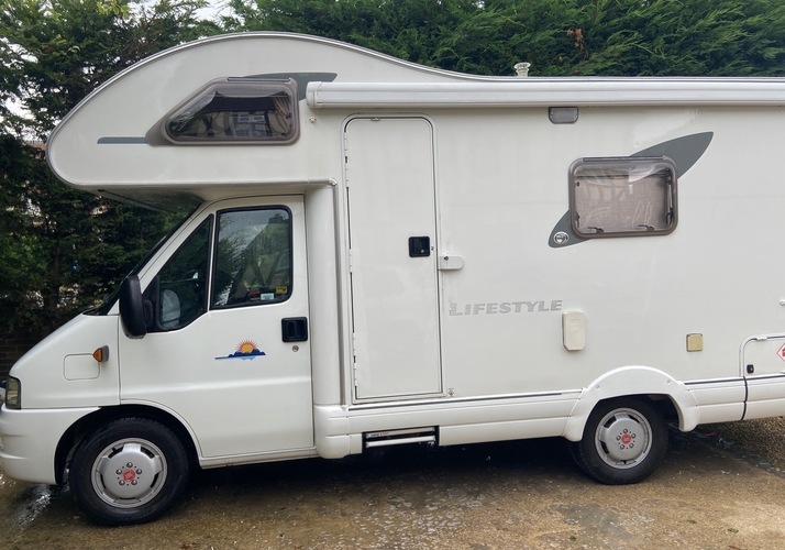 Image of a Motorhome - Image 0