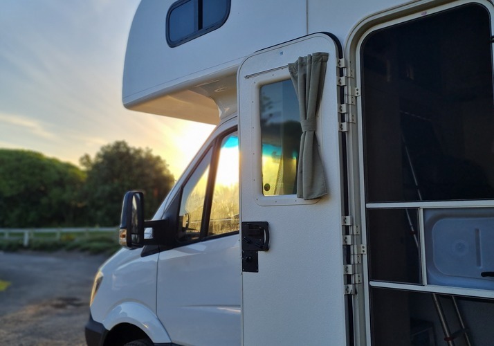 Image of a Motorhome - Image 0