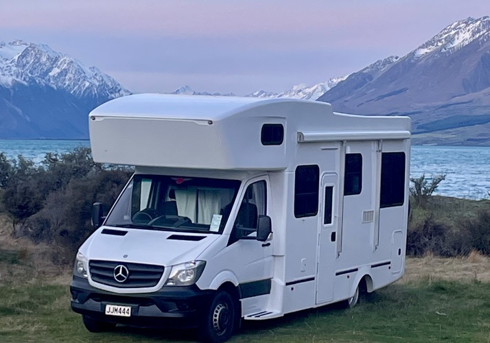 Image of a Motorhome - Image 0