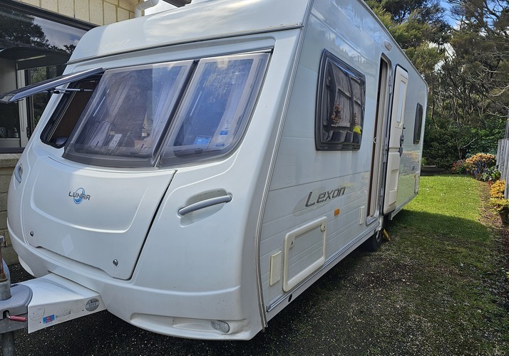 Image of a Caravan - Image 0