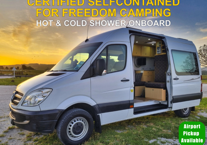 Image of a Motorhome - Image 0
