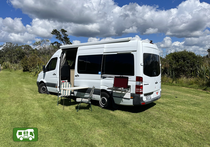 Image of a Motorhome - Image 0