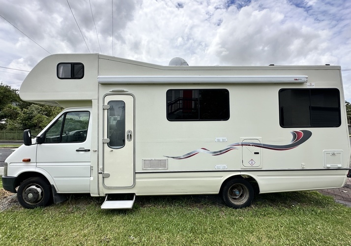 Image of a Motorhome - Image 0