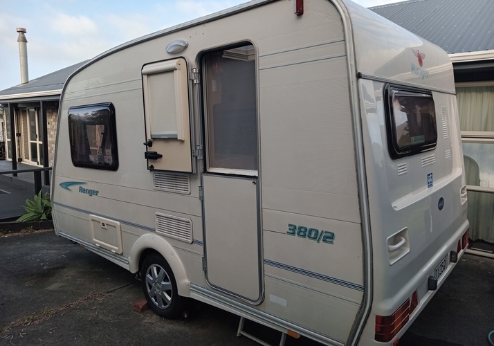 Image of a Caravan - Image 0