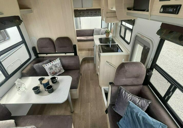 Image of a Motorhome - Image 0