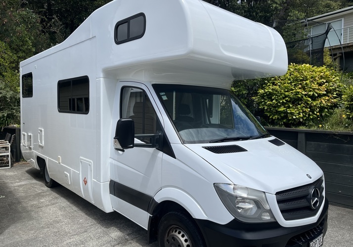 Image of a Motorhome - Image 0
