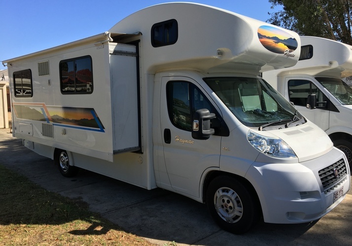Image of a Motorhome - Image 0