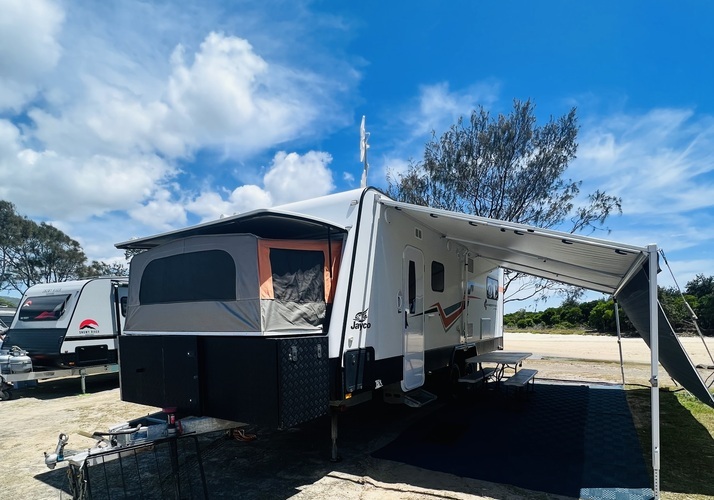 Image of a Caravan - Image 0