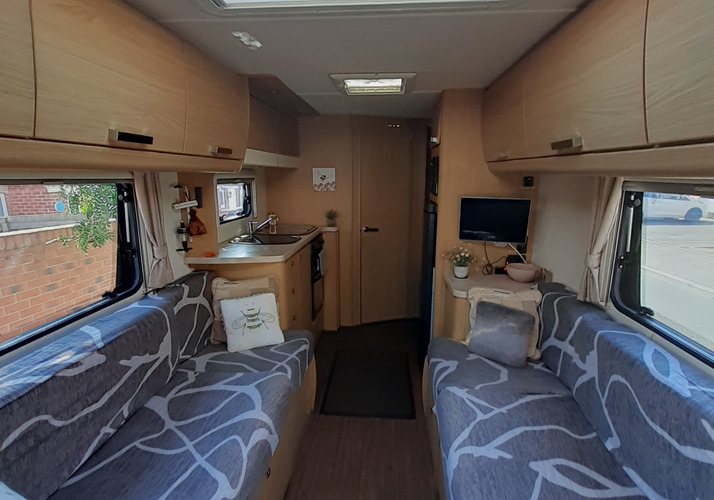Image of a Motorhome - Image 11
