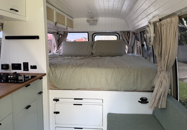 Image of a Motorhome - Image 1
