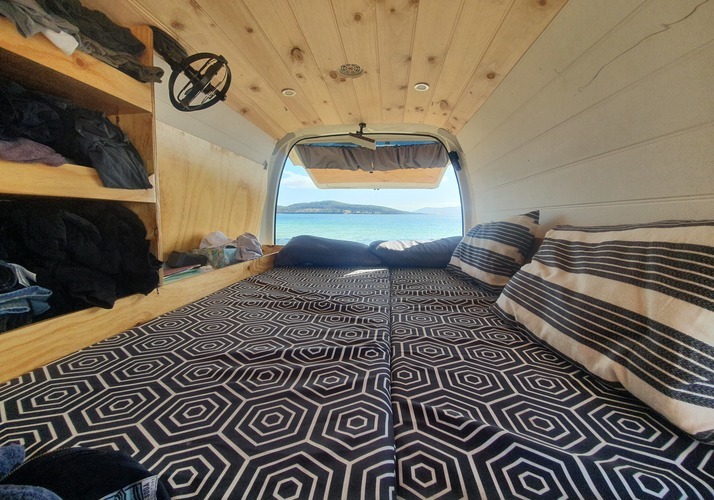 Image of a Campervan - Image 10
