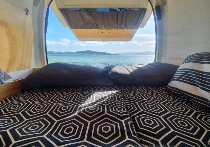 Image of a Campervan - Image 6