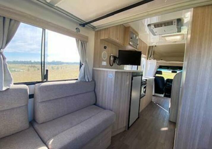 Image of a Motorhome - Image 7