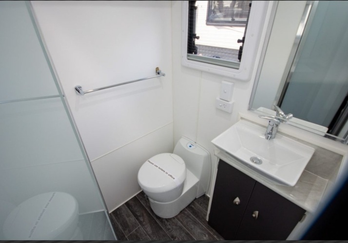 Image of a Caravan - Image 10