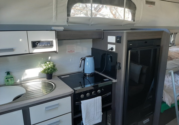 Image of a Caravan - Image 12