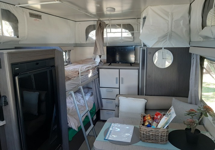 Image of a Caravan - Image 14