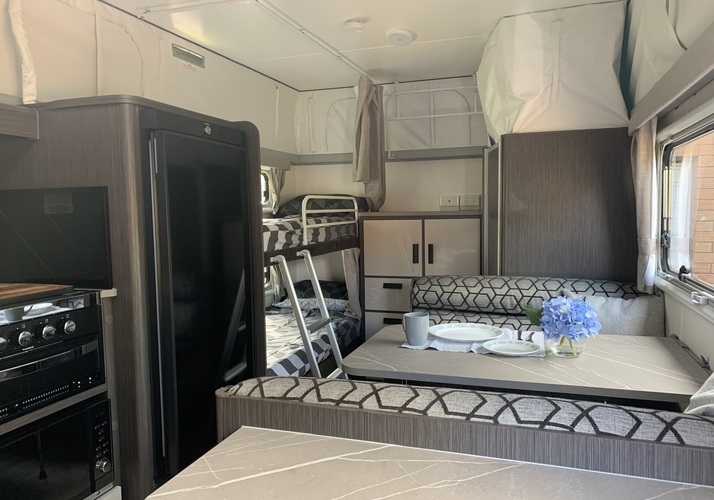 Image of a Caravan - Image 4