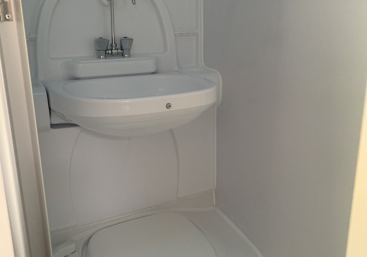 Image of a Caravan - Image 7