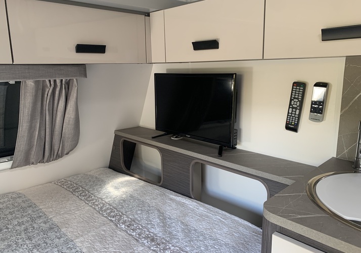 Image of a Caravan - Image 9