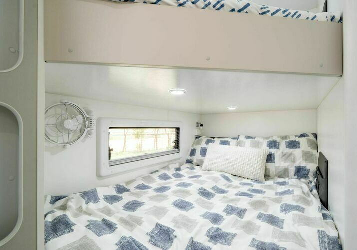 Image of a Caravan - Image 12