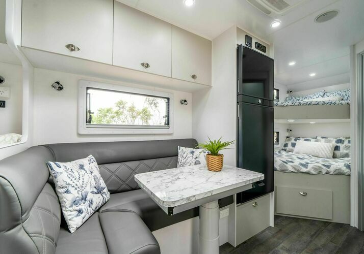 Image of a Caravan - Image 4