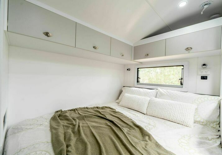 Image of a Caravan - Image 8