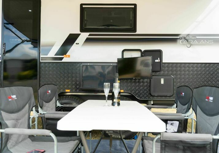 Image of a Caravan - Image 19