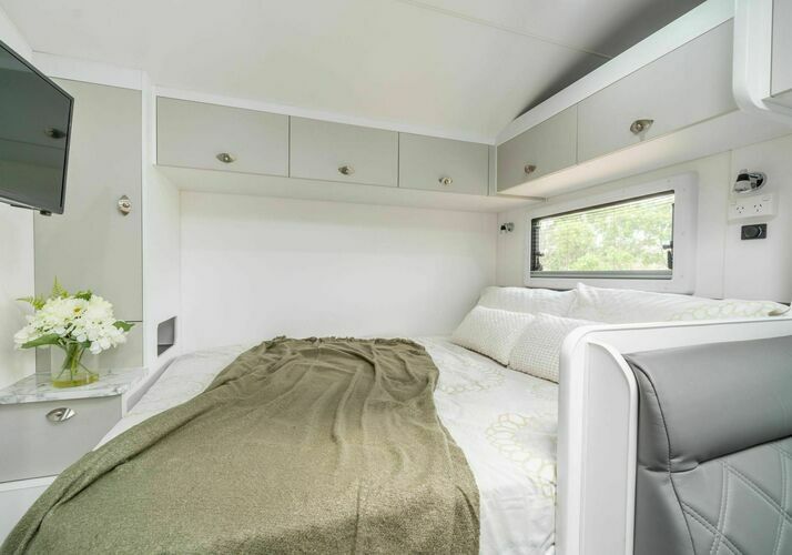 Image of a Caravan - Image 9