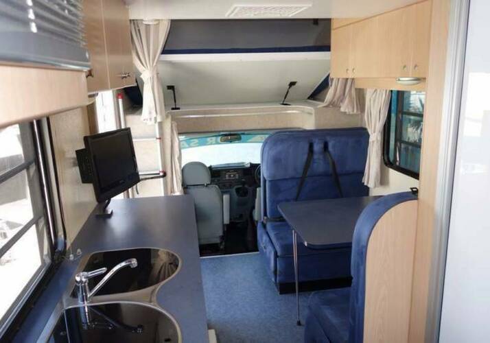 Image of a Motorhome - Image 4
