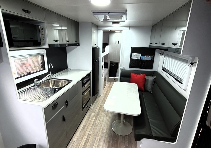Image of a Caravan - Image 3
