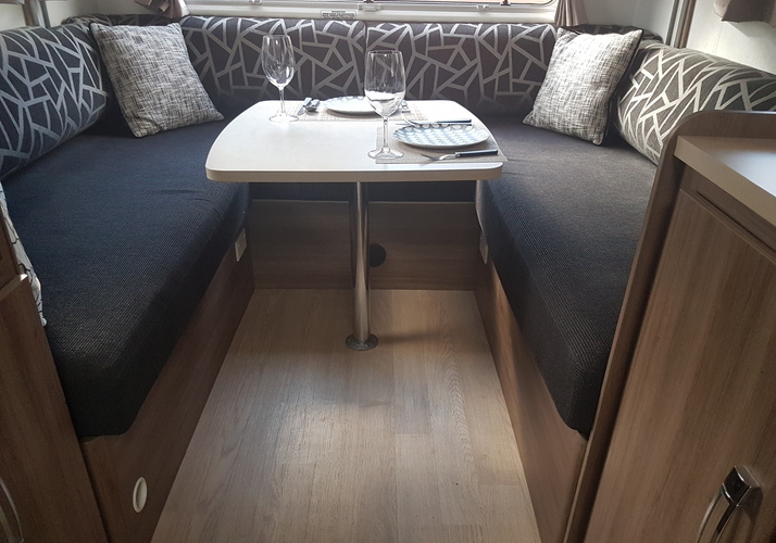 Image of a Motorhome - Image 9
