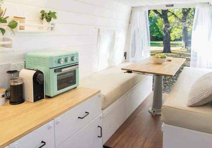 Image of a Campervan - Image 7