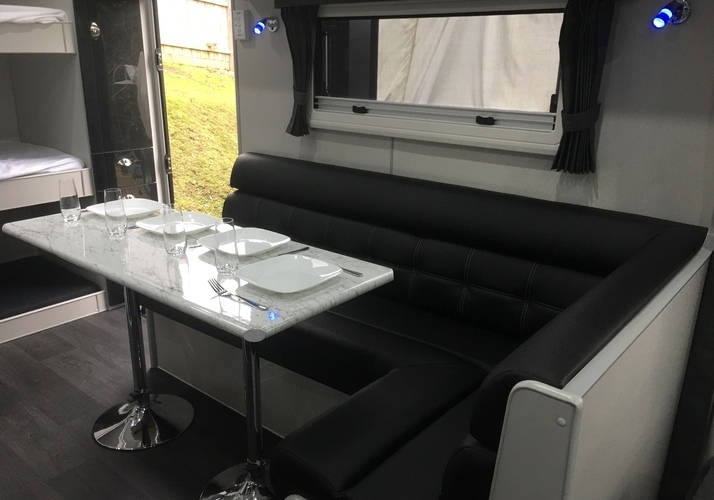 Image of a Caravan - Image 6