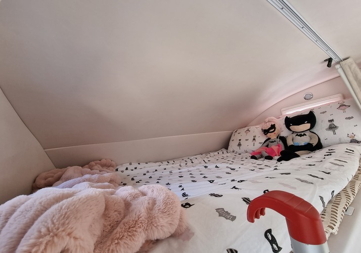 Image of a Motorhome - Image 16
