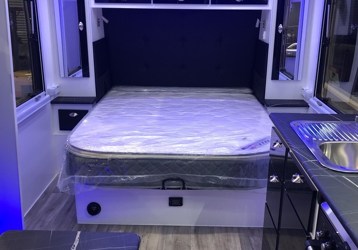 Image of a Caravan - Image 1
