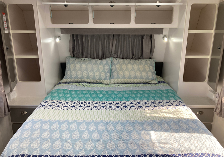 Image of a Caravan - Image 12