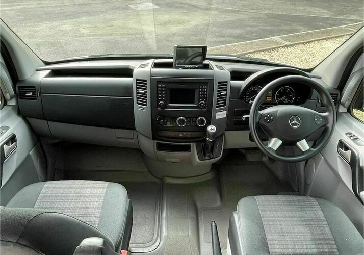 Image of a Motorhome - Image 16