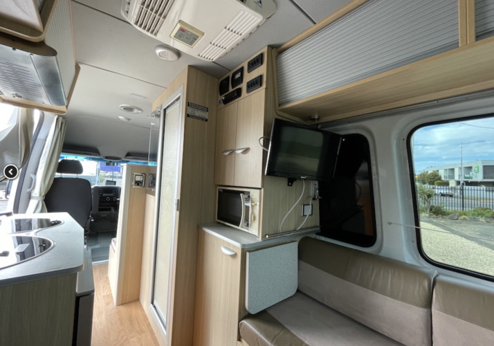Image of a Motorhome - Image 11