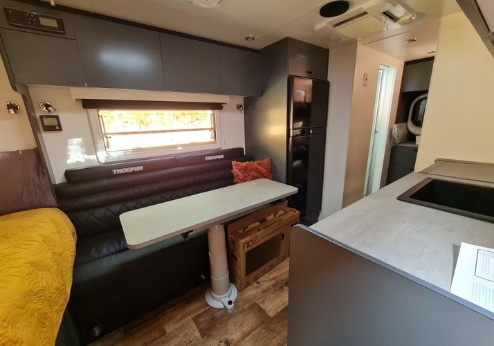 Image of a Caravan - Image 3
