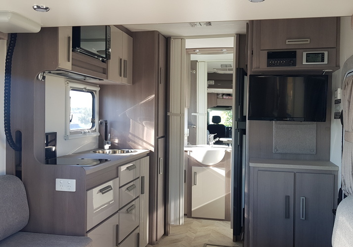 Image of a Motorhome - Image 7