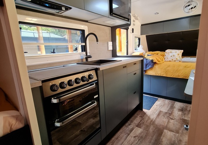 Image of a Caravan - Image 4