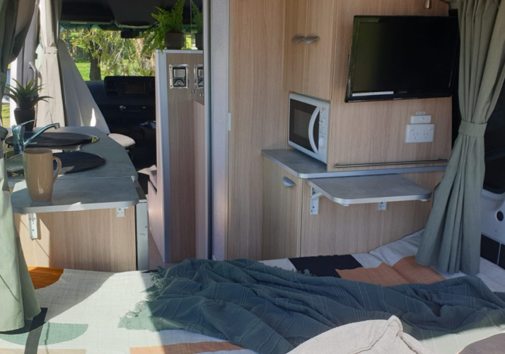 Image of a Motorhome - Image 6