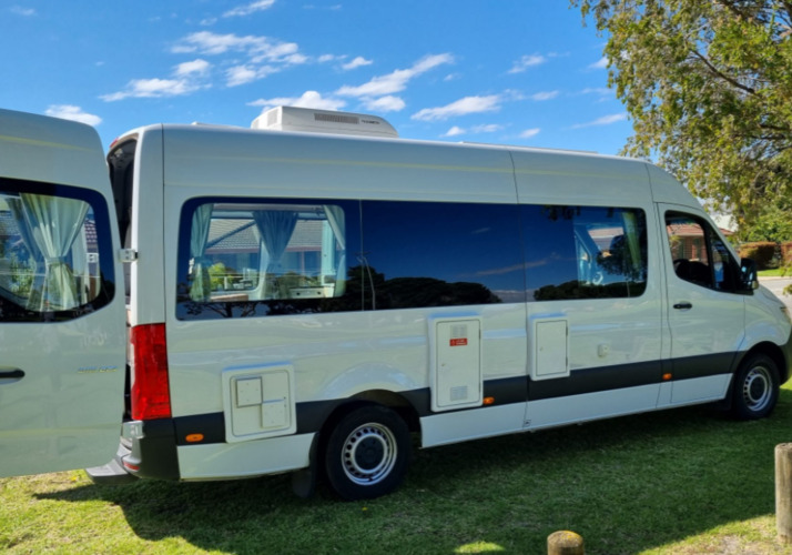 Image of a Motorhome - Image 3