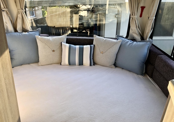Image of a Motorhome - Image 8