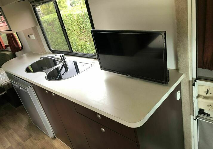 Image of a Motorhome - Image 6