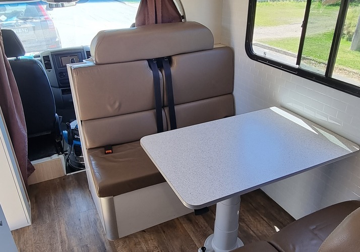 Image of a Motorhome - Image 7