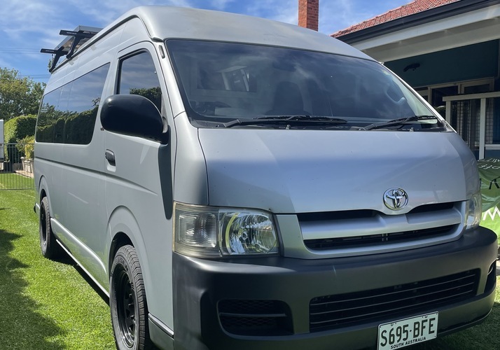 Image of a Campervan - Image 6