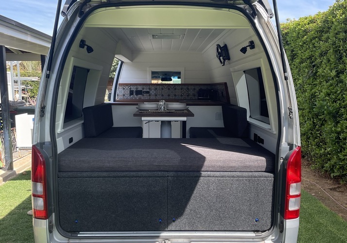 Image of a Campervan - Image 7
